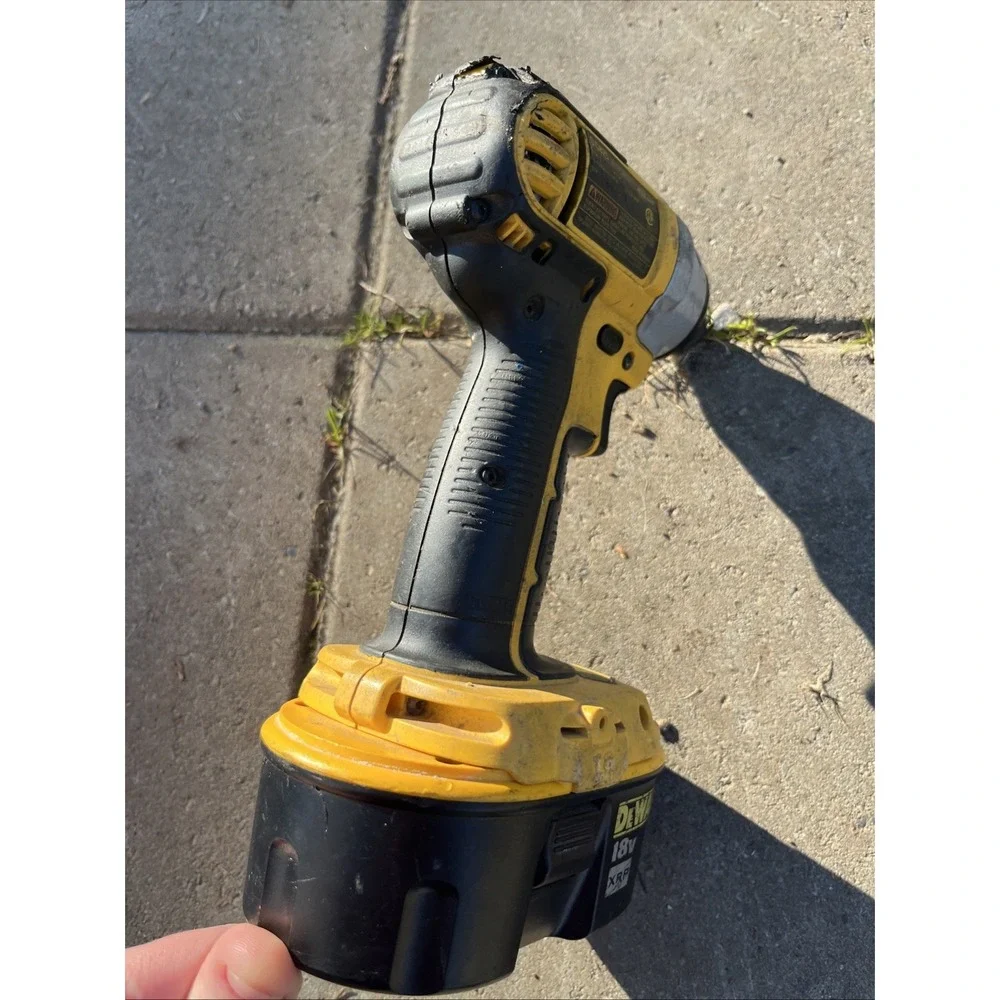 DEWALT DC825 1/4